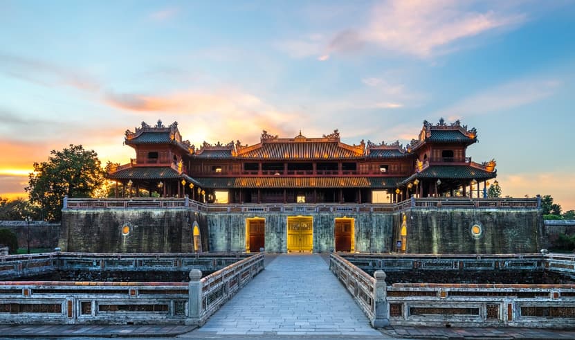 ทัวร์เวียดนามกลาง เว้ ดานัง 4 วัน 3 คืน WNVN_CHVZ4D-A03 หมู่บ้านธูป พระราชวังเว้ เจดีเทียนมู่ สะพานสีทอง บิน VJ (BKK)