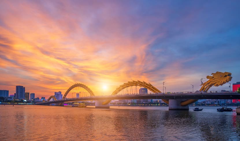 ทัวร์เวียดนาม ฮอยอัน ดานัง 3 วัน 2 คืน PV-SPECIALPRO-EK วัดหลินอึ๋ง บานาฮิลล์ สะพานมือ FANTASY PARK บิน EK (BKK)