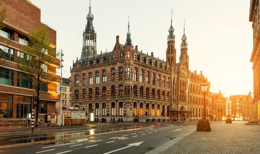 ทัวร์ยุโร เยอรมัน เนอเธอร์แลนด์ เบลเยี่ยม ฝรั่งเศส  8 วัน 5 คืน UIEU021 หมู่บ้านกีธูร์น ล่องเรือหมู่บ้านกีธูร์น ล่องเรือหลังคากระจก จัตุรัสกรองปลาซ บิน EK (BKK)