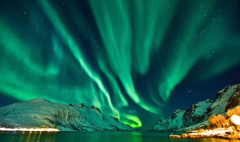 ทัวร์ยุโรป มอสโคว์ รัสเซีย 8 วัน 5 คืน UIEU_023 มหาวิหารเซนต์ซาเวียร์ อนุสาวรีย์อโลชา โบสถ์โดมทองคำ ออกตามล่าหาแสงเหนือ บิน EK (BKK)      