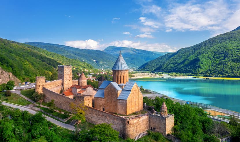 ทวัร์จอร์เจีย จอร์เจีย 8 วัน 5 คืน GTK11 ป้อมอนานูรี เมืองถ้ำโบราณ วิหารสเวติสเคอเวรี อุทยานแห่งชาติบอร์โจมี บิน TK (BKK)