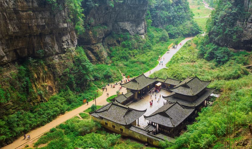 ทัวร์จีน ฉงชิ่ง 5 วัน 4 คืน T2G-CKG21FD อู่หลง ต้าจู๋ อุทยานเขานางฟ้า ตึกตะเกียบ หน้าผาแกะสลักต้าจู๋ บิน FD (DMK)