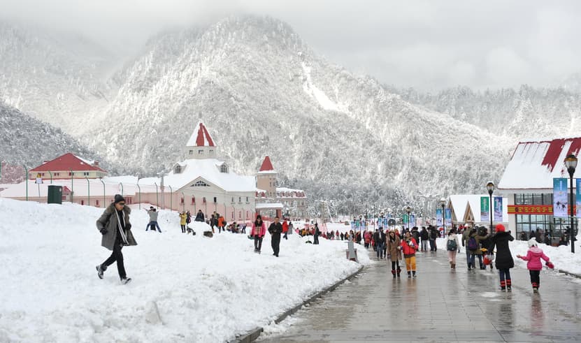 ทัวร์จีน เฉิงตู 4 วัน 2 คืน TFU56 ภูเขาหิมะซีหลิง จตุรัสหย่างเทียนวู่ แพนด้ายักษ์ปีนตึก IFS ถนนคนเดินชุนซีลู่ บิน 3U (BKK)