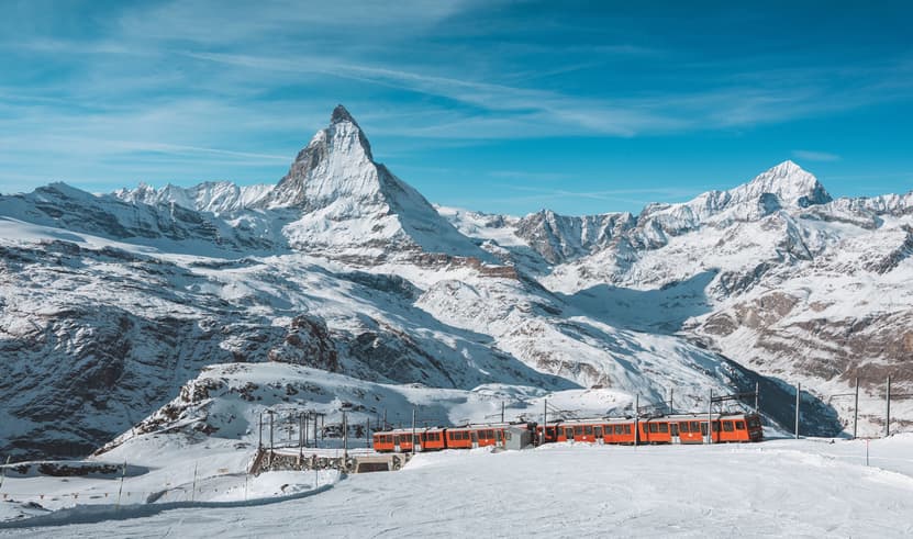 ทัวร์ยุโรป อิตาลี สวิส 9 วัน 6 คืน  BT-EUR817_EK ลินเดอฮอฟ The Fork Alimentarium Glacier 3000 First Cliff Walk by Tissot บิน EK (BKK)