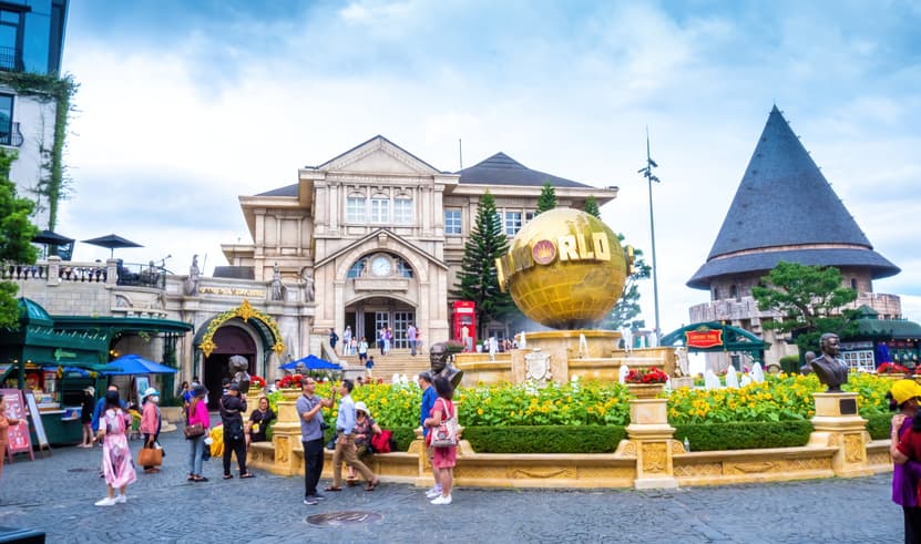 ทัวร์เวียดนาม ฮอยอัน ดานัง 3 วัน 2 คืน MYVN2-EK ล่องเรือกระด้ง สะพานสีทอง โบสถ์สีชมพู วัดหลินอึ๋ง บิน EK (BKK)