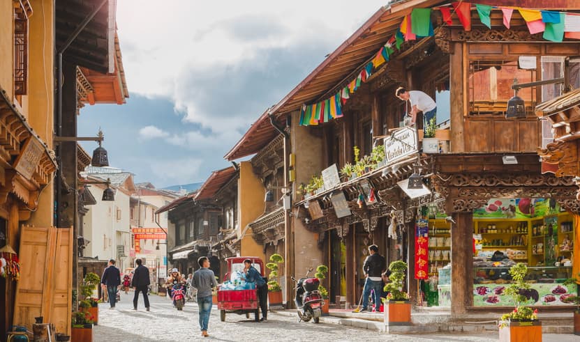 ทัวร์จีน คุนหมิง 5 วัน 4 คืน CMU302 ภูเขาหิมะมังกรหยก เมืองโบราณลี่เจียง ไป๋สุ่ยเหอ หมู่บ้านชนกลุ่มน้อยไป๋ซา บิน MU (BKK)