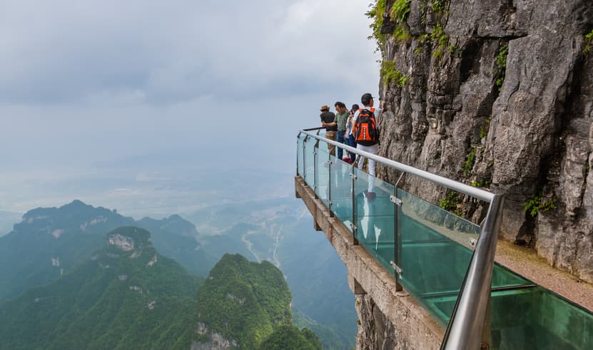 ทัวร์จีน จางเจียเจี้ย 6 วัน 5 คืน DYGFD0326 หมู่บ้านฝูหรงเจิ้น จางเจียเจี่ย เขาเทียนเหมินซาน ถ้ำมังกรเหลือง FD (DMK)