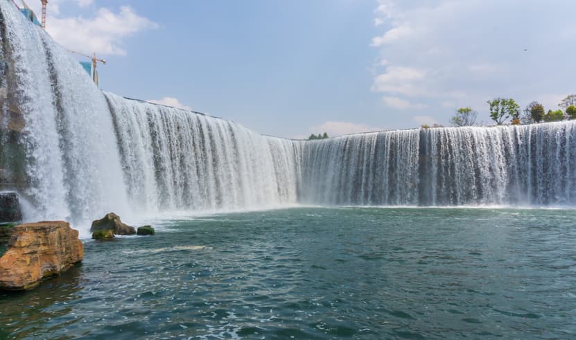 ทัวร์จีน คุนหมิง 6 วัน 5 คืน 2UKMG-KY003 อุทยานป่าภูเขาหมื่นยอด อุทยานน้ำตกหวงกูซู่ อุทยานทุ่งหญ้าอู่เหมิง สวนน้ำตกคุนหมิง บิน KY (BKK)