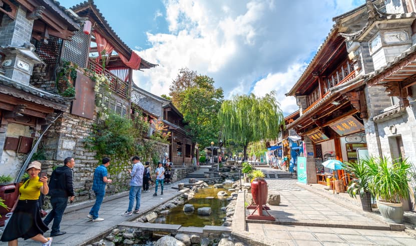 ทัวร์จีน ลี่เจียง 5 วัน 4 คืน 2ULJG-DR005 เจดีย์สามองค์ ทะเลสาบเอ๋อไห่ เมืองโบราณต้าหลี่ ภูเขาหิมะมังกรหยก บิน DR (BKK)