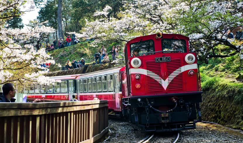 ทัวร์ไต้หวัน ไทเป 5 วัน 3 คืน VZ-TPE04 ล่องเรือทะเลสาบสุริยันจันทรา วัดพระถังซัมจั๋ง นั่งรถไฟโบราณชมสนพันปี บิน VZ (BKK)