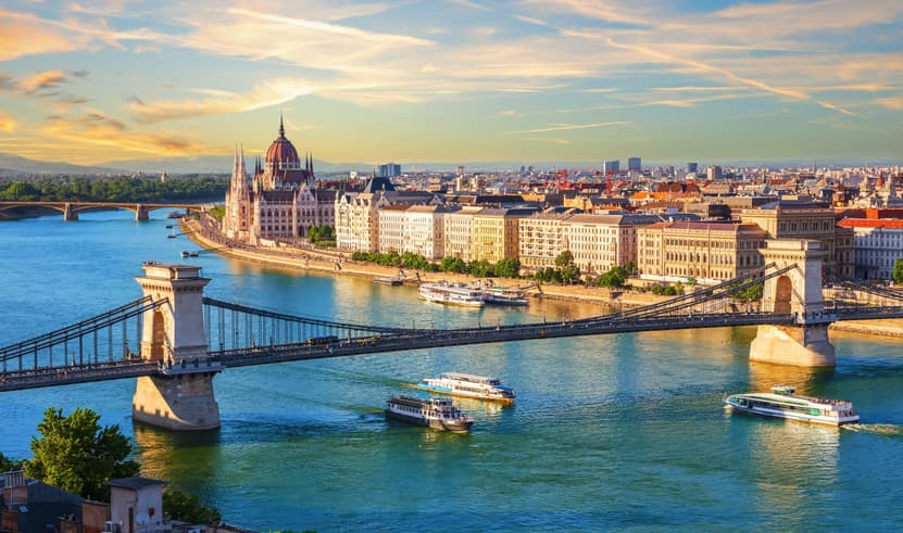 ทัวร์ยุโรป ออสเตรีย ฮังการี สโลวาเกีย เชค 8 วัน 5 คืน GO3VIE-EK011 เชสกี้ครุมลอฟ มหาวิหารเซนต์ วิตุส บราติสลาวา บิน EK (BKK)