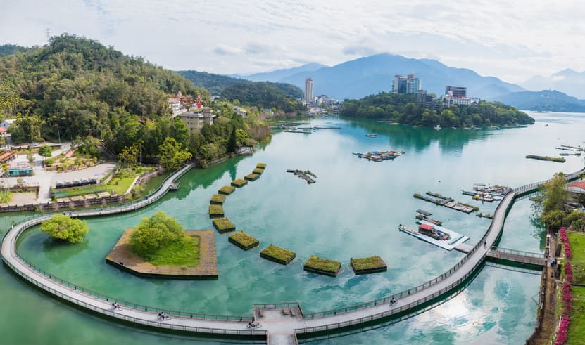 ทัวร์ไต้หวัน ไทเป 4 วัน 2 คืน VZ-TPE02 ล่องเรือทะเลสาบสุริยันจันทรา หมู่บ้านชาวประมงเจิ้งปิน หมู่บ้านโบราณจิ่วเฟิน บิน VZ (BKK)