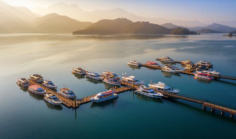 ทัวร์ไต้หวัน ไทเป 5 วัน 3 คืน VZ-20-3 ล่องเรือทะเลสาบสุริยันจันทรา ท่าเรือประมงเจิ้งปิน รถไฟโบราณชมสนพันปี บิน VZ (BKK) 