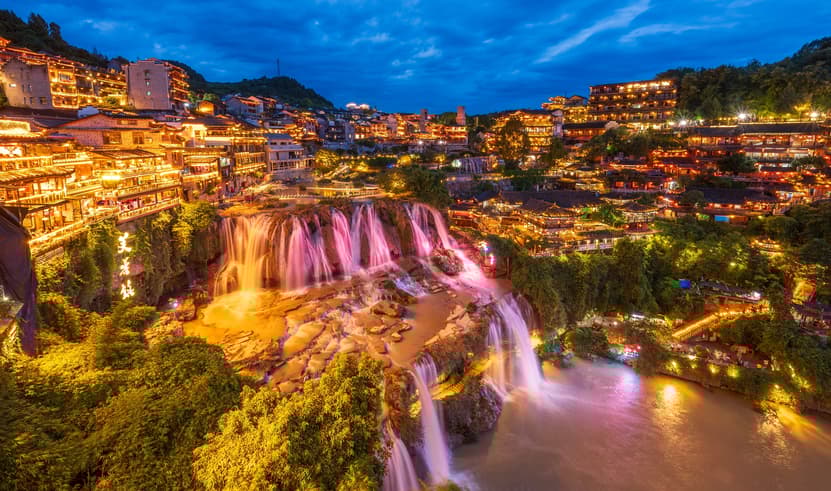 ทัวร์จีน จางเเจียเจี้ย 6 วัน 5 คืน BT-DYG32_FD เมืองโบราณเฟิ่งหวง ฟูหรงเจิ้น เขตอุทยานจางเจียเจี้ย ภูเขาเจ็ดดาว บิน FD (DMK)