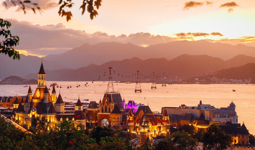 ทัวรืเวียดนาม ญาจาง 3 วัน 2 คืน VZ-CXR01 VinWonders วัดลองเซิน อาคารดอกบัว ชายหาดทะเลญาจาง บิน VZ (BKK)