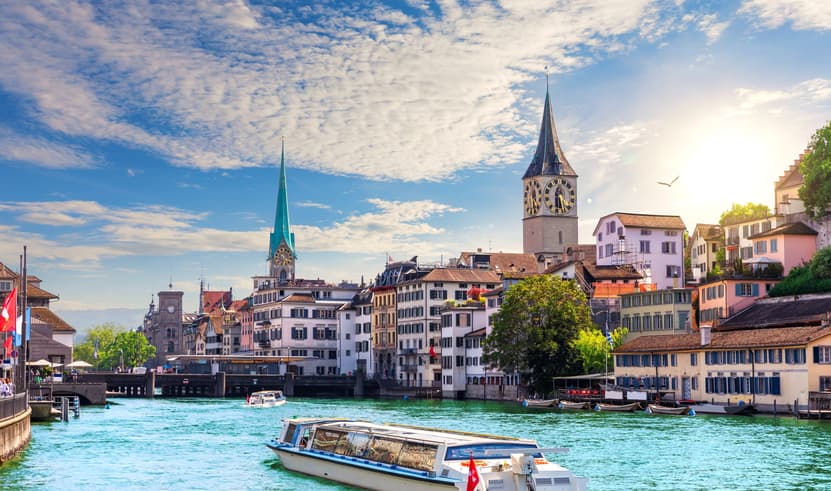 ทัวร์ยุโรป 10 วัน 7 คืน IEK163 เวนิสเมืองแห่งสายน้ำ มหาวิหารเซียน่า สิงโตแกะสลัก หอไอเฟล บิน EK373