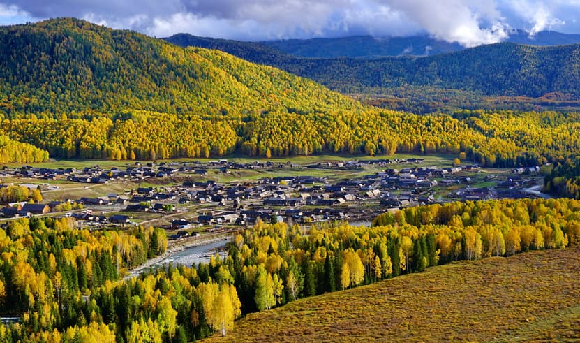 ทัวร์จีน ซินเจียงเหนือ 6 วัน 4 คืน ZGURC-2606UQ ทะเลสาบอูลูกุนหู อุทยานคานาสือ ถนนคนเดินตาปาจา บิน UQ (BKK)