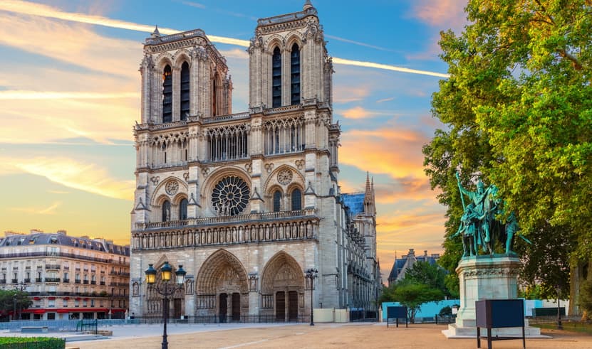 ทัวร์ยุโรป อิตาลี สวิส ฝรั่งเศส 8 วัน 5 คืน GO3CDG-TG058 มหาวิหารนอเทรอดาม จุงเฟรา  บ่อหมีสีน้ำตาล มิลาน บิน TG (BKK)