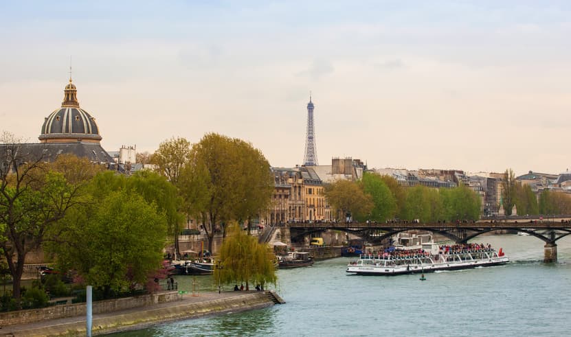 ทัวร์ยุโรป ฝรั่งเศส สวิตเซอร์แลนด์ 10 วัน 7 คืน GO3CDG-TG057 หอไอเฟล พิพิธภัณฑ์ลูฟท์ เมืองมรดกโลก บิน TG930 (BKK)