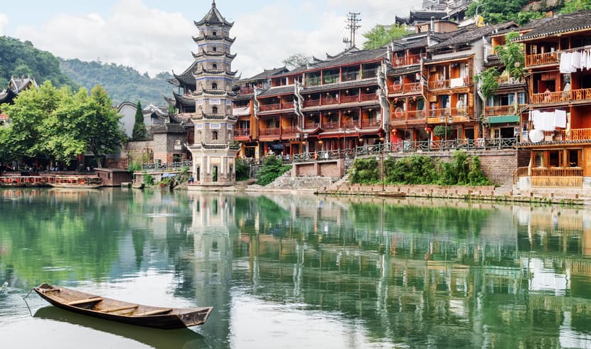 ทัวร์จีน จางเจียเจี้ย 6 วัน 5 คืน CSL2833 เทียนเหมินซาน เมืองโบราณเฟิ่งหวง หุบเขาป่ายจ้าง บิน SL (DMK)