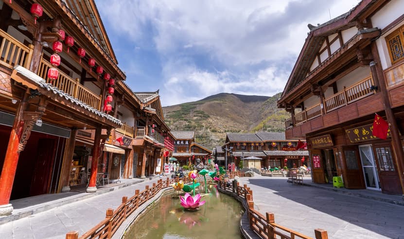 ทัวร์จีน ทิเบต 8 วัน 7 คืน CVZ325 นั่งรถไฟสายหลังคาโลก พระราชวังฤดูร้อนนอร์บูลิงคา พิพิธภัณฑ์ชิงไห่ บิน VZ3690 (BKK)