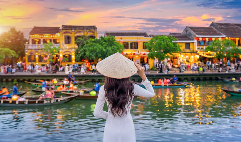 ทัวร์เวียดนาม ดานัง ฮอยอัน 4 วัน 3 คืน ZGDAD-2605EK  ล่องเรือกระด้ง เมืองโบราณฮอยอัน พักบานาฮิลล์หนึ่งคืน บิน EK (BKK)