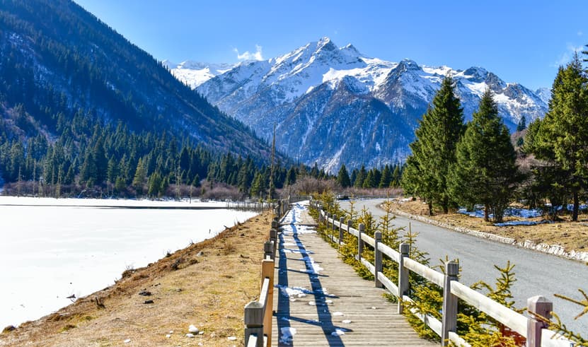 ทัวร์จีน เฉิงตู 5 วัน 4 คืน GO1CNXTFU-EU025 อุทยานสวรรค์ธารน้ำแข็ง เมืองโบราณลั่วไต้ สะพานไม้สะพานหนานเฉียว บิน EU2862 (CNX)