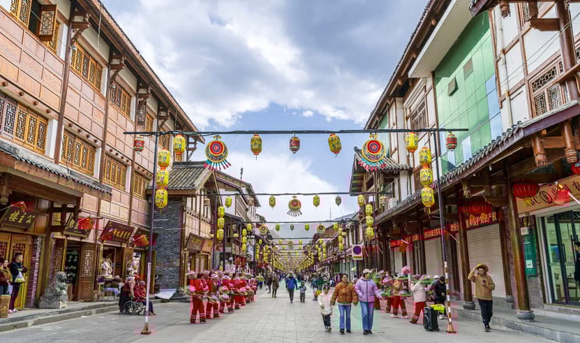 ทัวร์จีน กานหนาน จิ่วจ้ายโกว 8 วัน 6 คืน 2ULHW-MU001 วัดลาปู้หลัง ทะเลสาบกาไห่ ถ้ำปิงหลิง บิน MU (BKK)