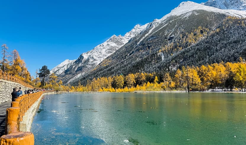 ทัวร์จีน เฉิงตู 6 วัน 5 คืน CVZTFU15อุทยานสีดรุณี สะพานโบราณอันชุน แพนด้ายักษ์ปีนตึก บิน VZ3680 (BKK)