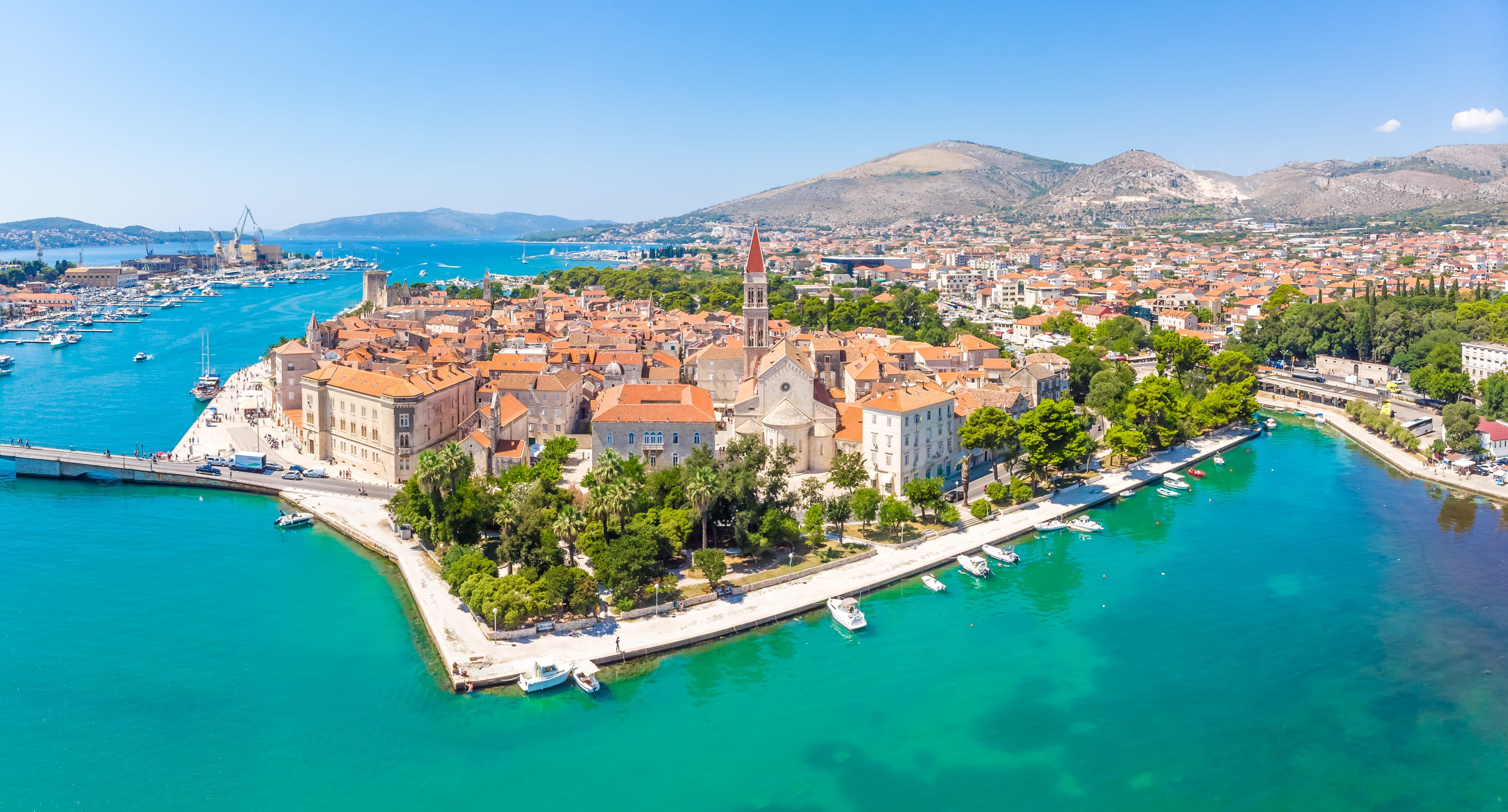 เมืองโทรกีร์ (TROGIR)