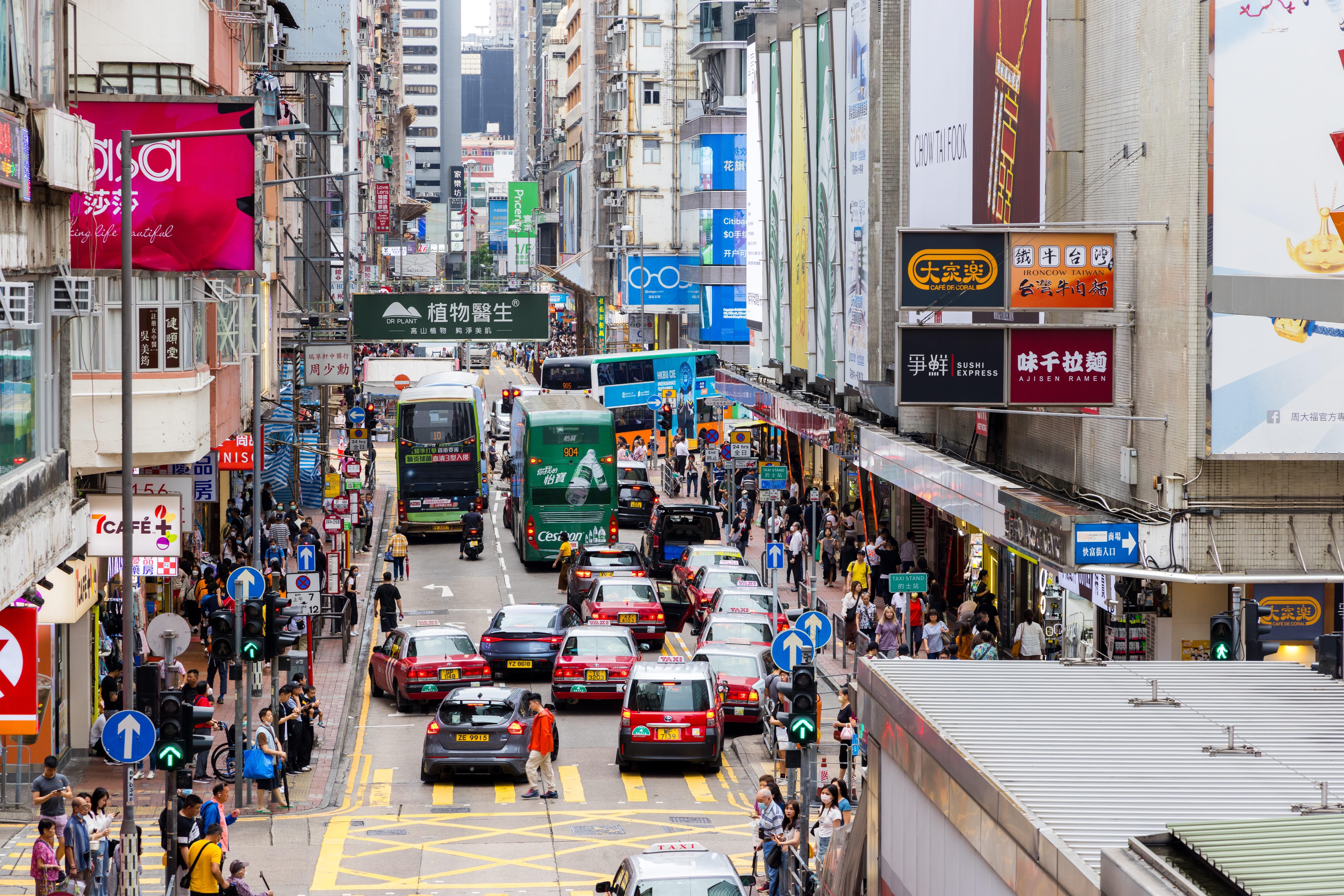 ปฏิเสธไม่ได้จริงๆ ว่า ‘ฮ่องกง’ ได้กลายเป็นอีกหนึ่งจุดมุ่งหมายที่นักเดินทางชาวไทยหลายคนตั้งเป้าหมายว่าจะต้องไปเยือนให้ได้ซักครั้ง 