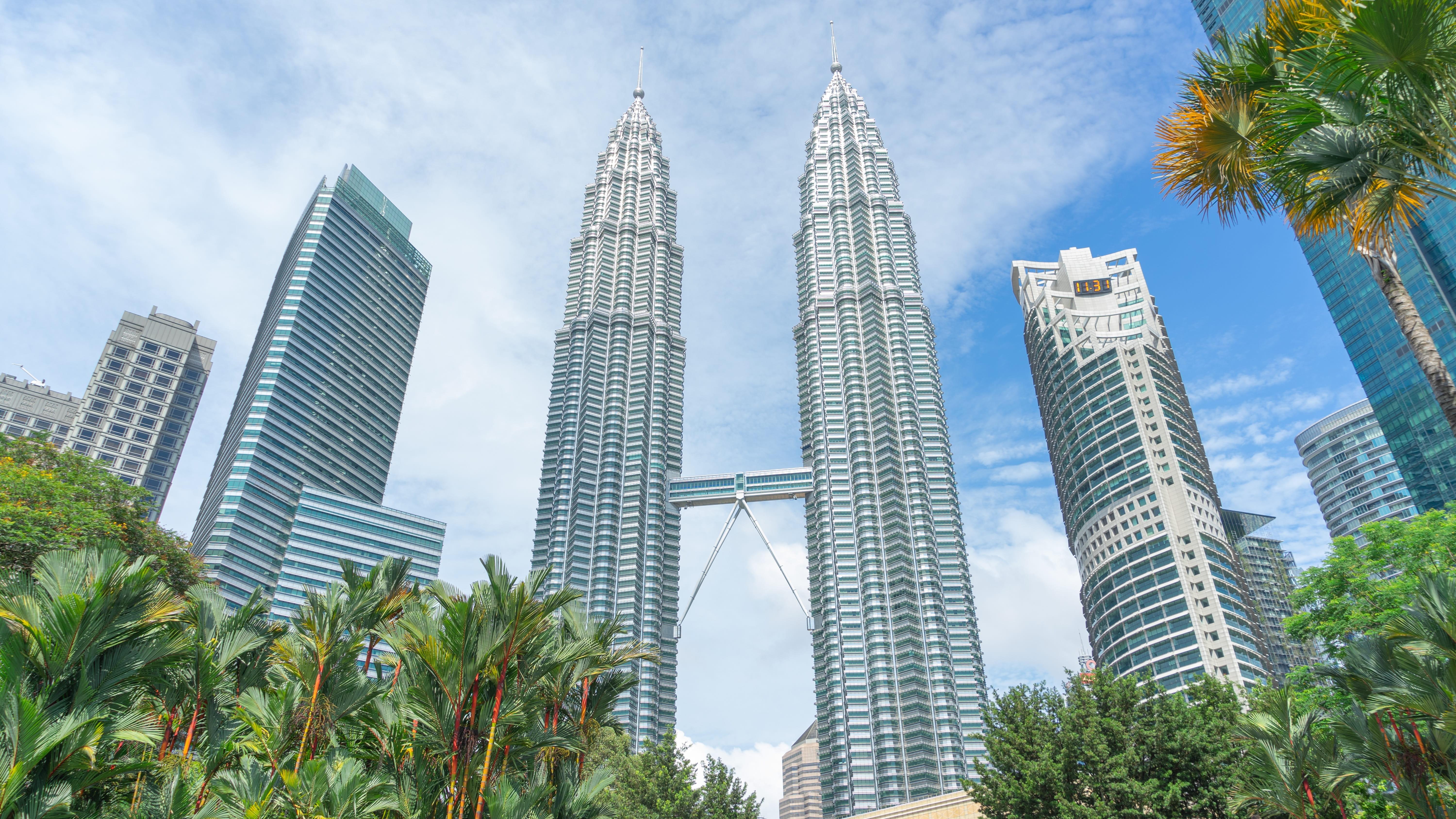 เที่ยวมาเลเซีย ฉบับ 3 วัน 2 คืน เที่ยวกินช้อปจบในงบ 8 พัน !!