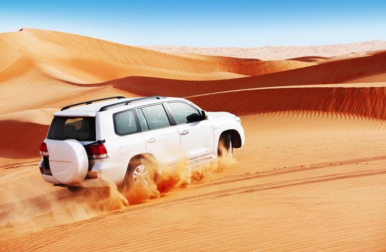 นั่งรถตะลุยทะเลทราย