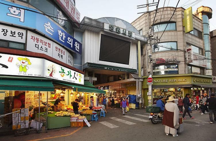 ตลาดมังวอน