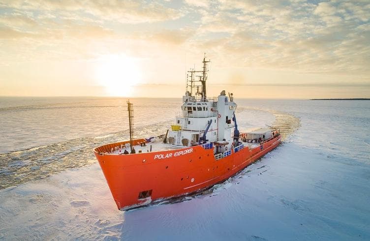 ล่องเรือตัดน้ำแข็ง Polar Explorer 