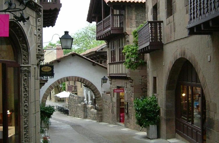 หมู่บ้านสเปน (El PobleEspanyol Village)