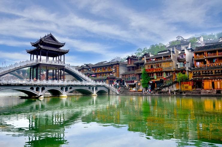 ทัวร์จีน จางเจียเจี้ย ฟ่งหวง 6 วัน 5 คืน เขาเทียนเหมินซาน สะพานแก้วยาวที่สุโลก ชมเมืองโบราณฟ่งหวง บิน WE