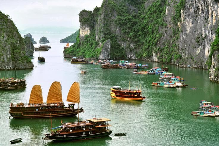 ทัวร์เวียดนาม ฮานอย ฮาลอง 3 วัน 2 คืน ล่องเรืออ่าวฮาลองเบย์ ถ้ำนางฟ้า ชมโชว์หุ่นกระบอกน้ำ บิน FD