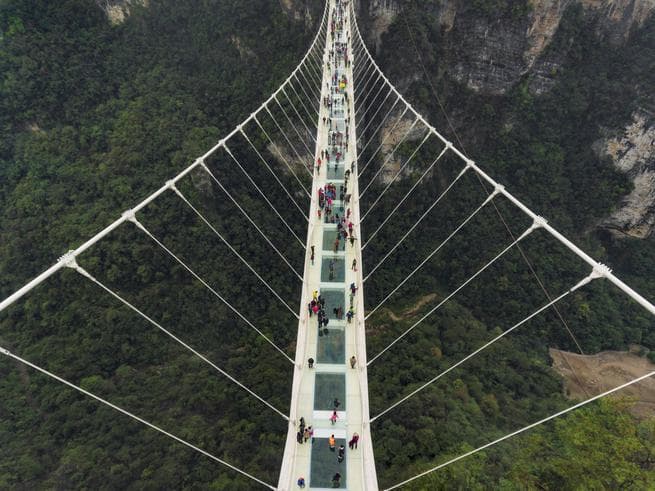 ทัวร์จีน จางเจียเจี้ย 4 วัน 3 คืน เขาเทียนเหมินซาน ถ้ำประตูสวรรค์ สะพานแก้วที่ยาวที่สุดในโลก บิน FD