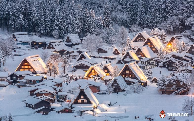 ทัวร์ญี่ปุ่น ทาคายาม่า โอซาก้า 6 วัน 3 คืน กิจกรรมถาดเลื่อนหิมะ ณ ลานสกี หมู่บ้านมรดกโลก'ชิราคาวาโกะ' บิน JL