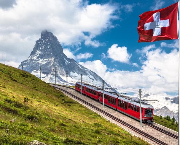 ทัวร์สวิตเซอร์แลนด์ ซูริค เบิร์น 8 วัน 5 คืน นั่งรถไฟสู่ยูงเฟรายอค  รถไฟ BERNINA EXPRESS  บิน TG