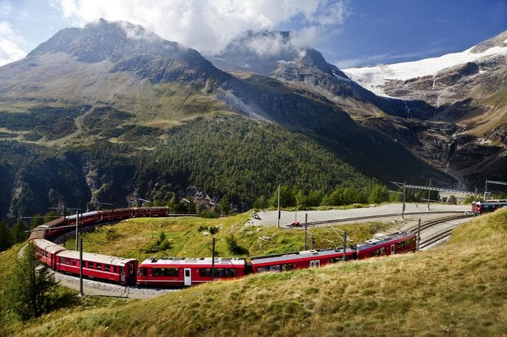 ทัวร์สวิตเซอร์แลนด์ ลูเซิร์น ลอยเคอร์บาด 9 วัน 6 คืน ยอดเขาไคลน์แมทเทอร์ฮอร์น นั่งรถไฟท่องเที่ยวBERNINA EXPRESS บิน TG