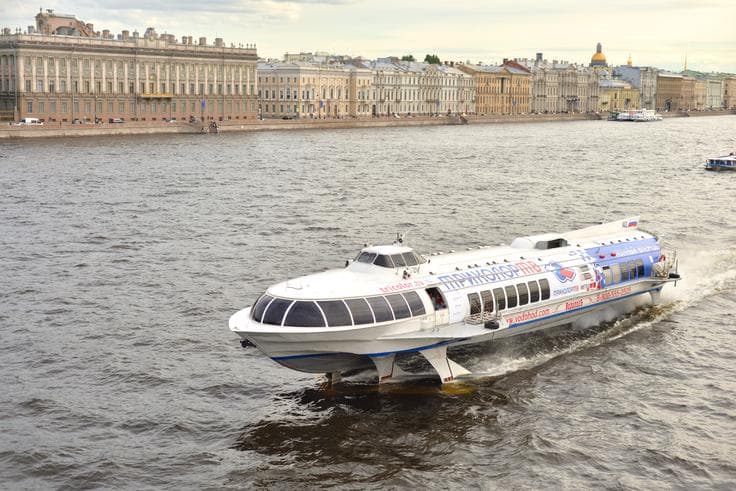 ทัวร์รัสเซีย มอสโคว์ เซนต์ปีเตอร์สเบิร์ก 7 วัน 5 คืน พระราชวังฤดูร้อนเปโตรดวาเรสต์ นั่งเรือด่วนไฮโดรฟอยล์ชมวิวแม่น้ำ บิน TG