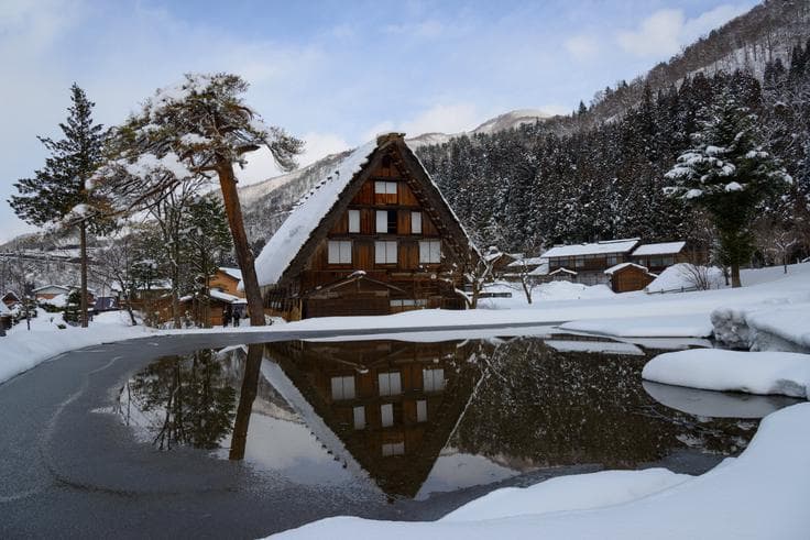 ทัวร์ญี่ปุ่น โอซาก้า ทาคายาม่า 4 วัน 3 คืน หมู่บ้านมรดกโลกชิราคาวาโกะ เล่นสกีที่เมืองทาคายาม่า(ไม่รวมค่าอุปกรณ์) บิน TR
