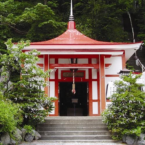 iwato kannondo temple 