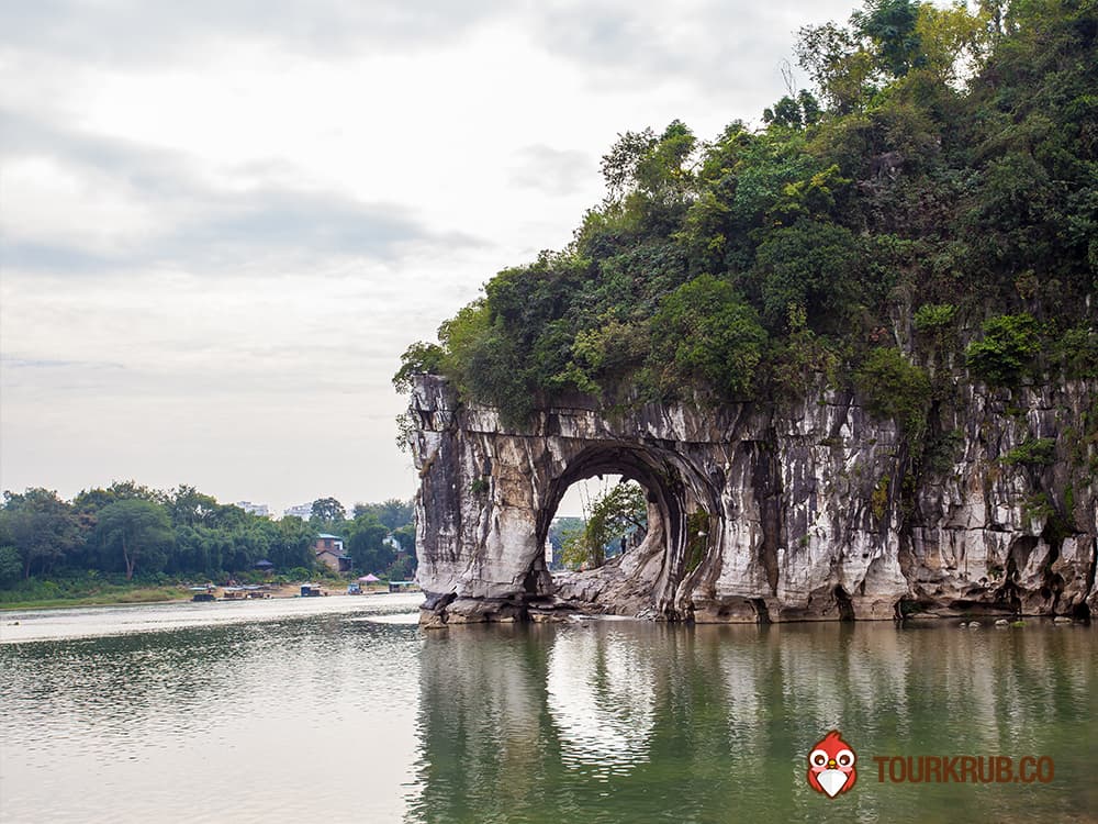 Elephant_Trunk_Hill_Park_of_Guilin_in_china